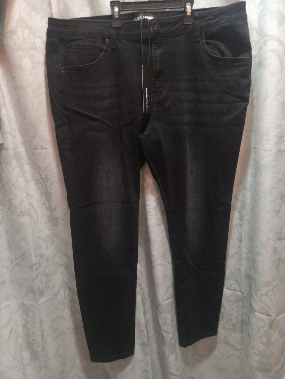 NWT Fashion Nova Skinny Jeans Black Wash Plus Size 18